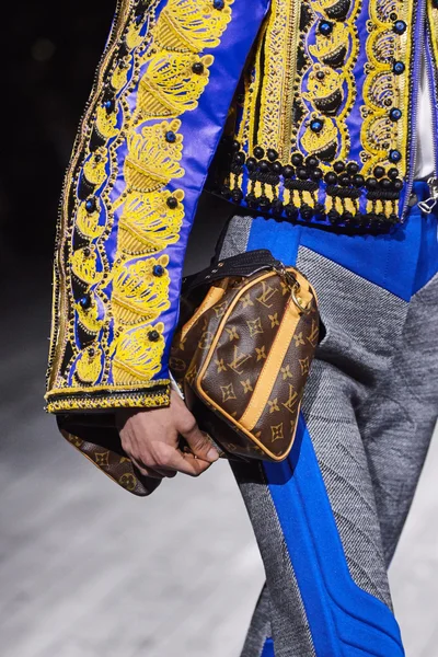 Look 137
